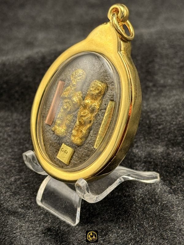 龍婆通/帕阿贊敦 三期自身Locket 後派格攝（義大利金爆鑽殼）紅色中模 - Image 2